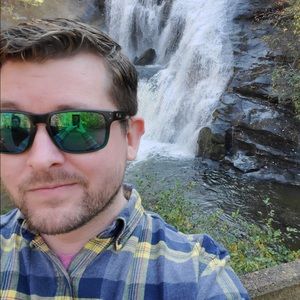 Meet your Posher, Derek